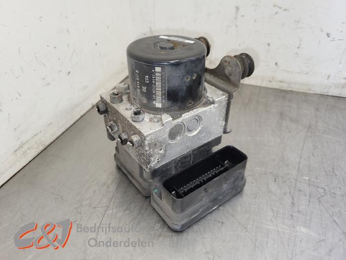 Gebrauchte ABS Pumpe Volkswagen Transporter/Caravelle T5 1.9 TDi Preis € 94,50 Margenregelung angeboten von C&J Bedrijfsauto's & Onderdelen