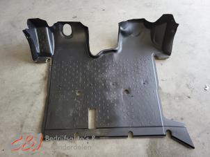 Begagnade Matta Opel Vivaro 1.6 CDTI BiTurbo 140 Pris € 131,25 Marginaltabell erbjuds av C&J Bedrijfsauto's & Onderdelen