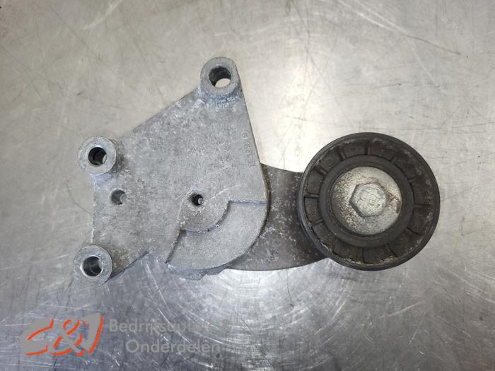 Usados Rodillo tensor correa múltiple Ford Transit Courier 1.5 TDCi 75 Precio € 15,75 Norma de margen ofrecido por C&J Bedrijfsauto's & Onderdelen