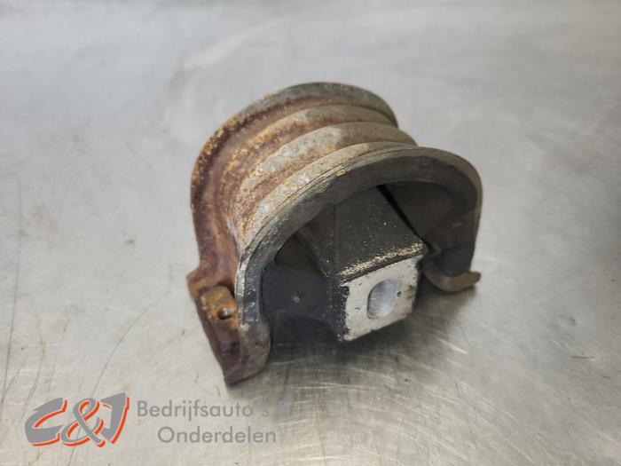 Used Engine mount Volkswagen Transporter T5 2.5 TDi PF Price € 15,75 Margin scheme offered by C&J Bedrijfsauto's & Onderdelen