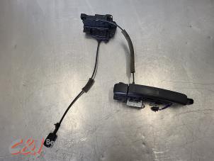 Begagnade Dörrlåsmekanism, 2-dörrars, höger Renault Master III (FV) 2.3 dCi 165 16V FWD Pris € 89,25 Marginaltabell erbjuds av C&J Bedrijfsauto's & Onderdelen