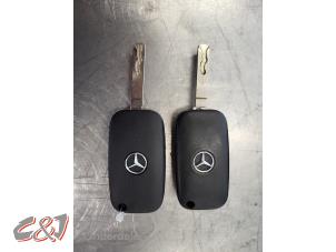 Ignition lock + computer from a Mercedes-Benz Citan (415.7) 1.5 109 CDI Crewbus 2016