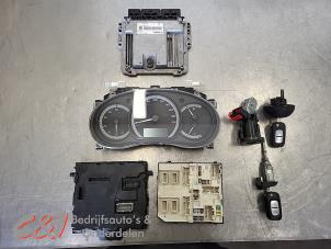 Ignition lock + computer from a Mercedes-Benz Citan (415.7) 1.5 109 CDI Crewbus 2016