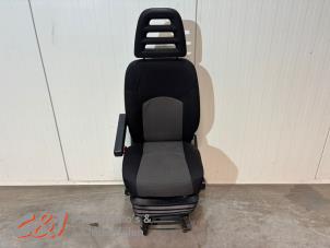 Usagé Siège gauche Iveco New Daily V 29L15V, 35C15LV, 40C15L, 50C15LV Prix € 315,00 Règlement à la marge proposé par C&J Bedrijfsauto's & Onderdelen