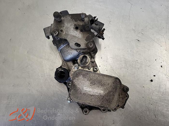 Gebrauchte Ölfiltergehäuse Peugeot Partner (EA//EF/EN/EU) 1.5 BlueHDi 130 Preis € 26,25 Margenregelung angeboten von C&J Bedrijfsauto's & Onderdelen