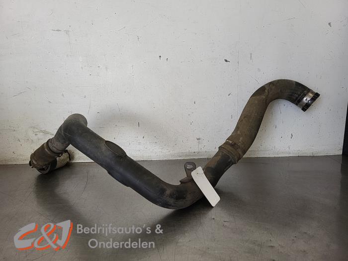 Gebrauchte Intercooler Rohr Renault Master III (MA/MB/MC/MD/MH/MF/MG/MH) 2.3 dCi 16V Preis € 68,25 Margenregelung angeboten von C&J Bedrijfsauto's & Onderdelen
