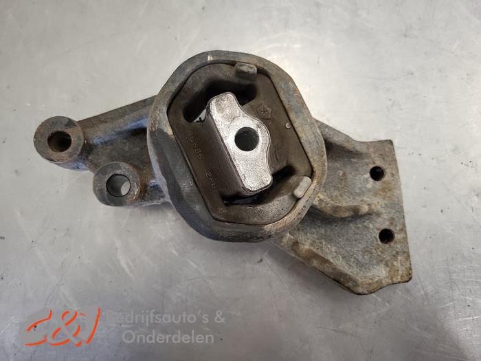 Usagé Support moteur Dodge 1500 Standard Cab (DS) 5.7 Hemi V8 4x4 Prix € 31,50 Règlement à la marge proposé par C&J Bedrijfsauto's & Onderdelen