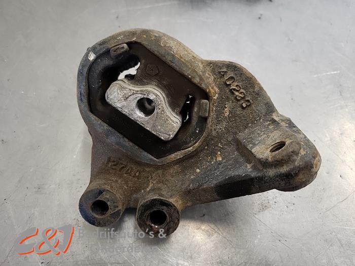 Usagé Support moteur Dodge 1500 Standard Cab (DS) 5.7 Hemi V8 4x4 Prix € 21,00 Règlement à la marge proposé par C&J Bedrijfsauto's & Onderdelen