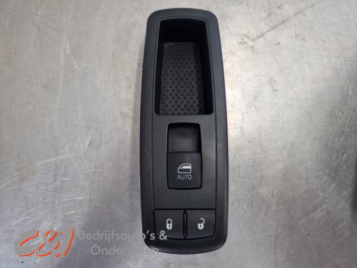 Usados Interruptor de ventanilla eléctrica Dodge 1500 Standard Cab (DS) 5.7 Hemi V8 4x4 Precio € 36,75 Norma de margen ofrecido por C&J Bedrijfsauto's & Onderdelen