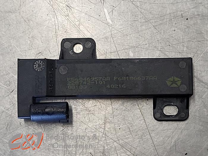 Używane Keyless Entry-Antena Dodge 1500 Standard Cab (DS) 5.7 Hemi V8 4x4 Cena € 21,00 Procedura marży oferowane przez C&J Bedrijfsauto's & Onderdelen