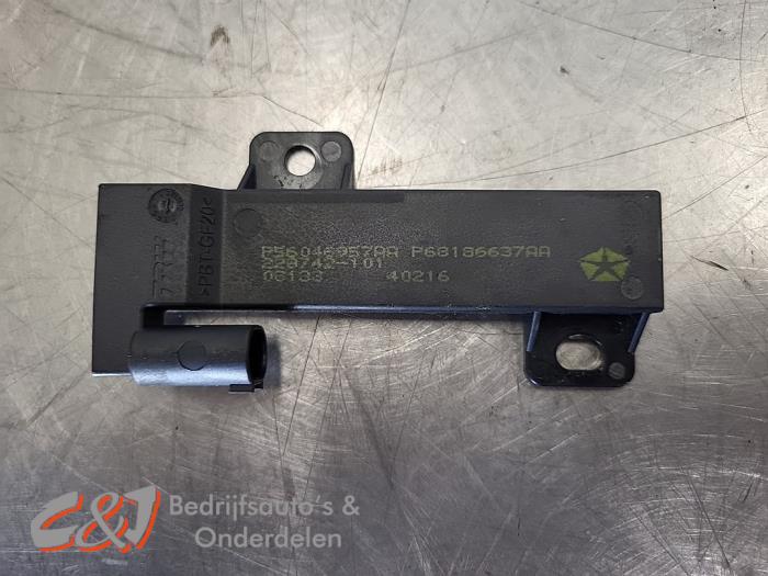 Używane Keyless Entry-Antena Dodge 1500 Standard Cab (DS) 5.7 Hemi V8 4x4 Cena € 15,75 Procedura marży oferowane przez C&J Bedrijfsauto's & Onderdelen