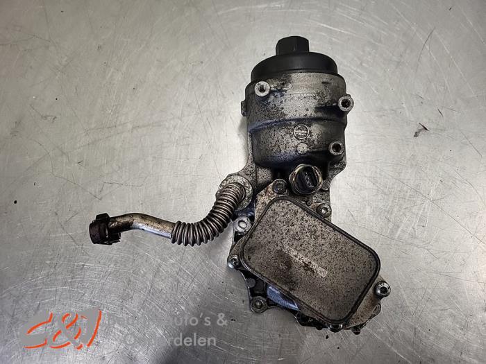 Gebrauchte Ölfiltergehäuse Peugeot Partner (EA//EF/EN/EU) 1.5 BlueHDi 130 Preis € 26,25 Margenregelung angeboten von C&J Bedrijfsauto's & Onderdelen