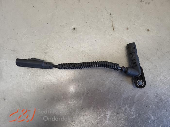 Begagnade Vevaxelsensor Peugeot Partner (EA//EF/EN/EU) 1.5 BlueHDi 130 Pris € 10,50 Marginaltabell erbjuds av C&J Bedrijfsauto's & Onderdelen