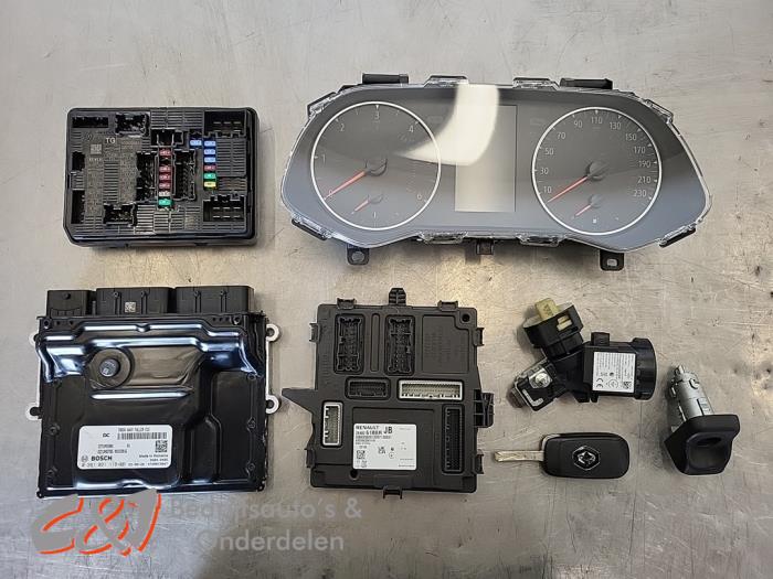 Used Ignition lock + computer Renault Trafic (1FL/2FL/3FL/4FL) 2.0 dCi 16V 130 Price € 825,83 Inclusive VAT offered by C&J Bedrijfsauto's & Onderdelen