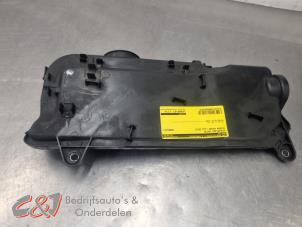 Abdeckblech Motor van een Nissan NV 400 2.3 dCi 170 16V 2017