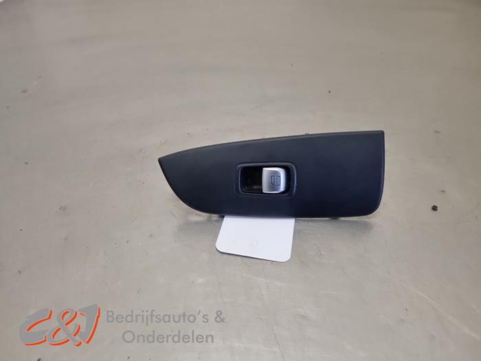 Usados Interruptor de ventanilla eléctrica Mercedes Vito (447.6) 2.2 116 CDI 16V Precio € 15,75 Norma de margen ofrecido por C&J Bedrijfsauto's & Onderdelen
