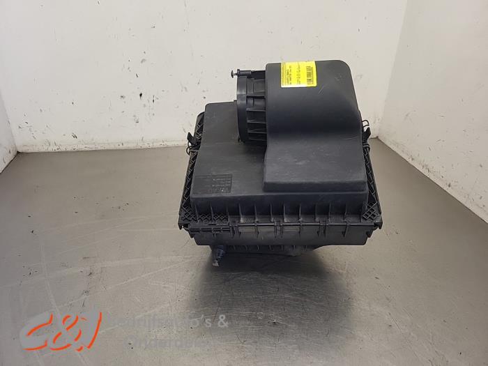 Begagnade Luftfilterhus Volkswagen Crafter (SY) 2.0 TDI RWD Pris € 15,75 Marginaltabell erbjuds av C&J Bedrijfsauto's & Onderdelen