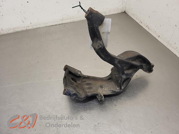 Used Engine mount Volkswagen Crafter (SY) 2.0 TDI RWD Price € 15,75 Margin scheme offered by C&J Bedrijfsauto's & Onderdelen