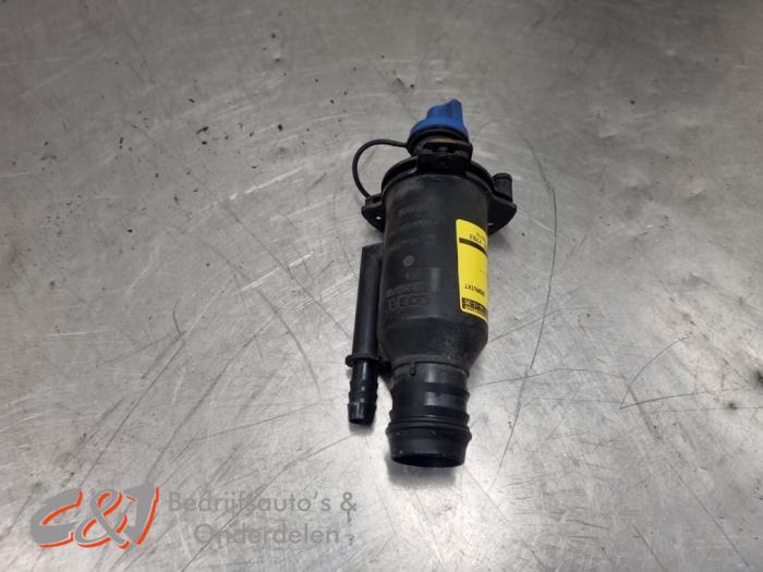 Gebrauchte Füllrohr adbluetank Iveco New Daily VI 35C18, 40C18, 50C18, 65C18, 70C18, 35S18 Preis € 21,00 Margenregelung angeboten von C&J Bedrijfsauto's & Onderdelen