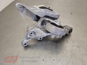 Engine mount from a Opel Vivaro 2.0 Diesel 145 2024