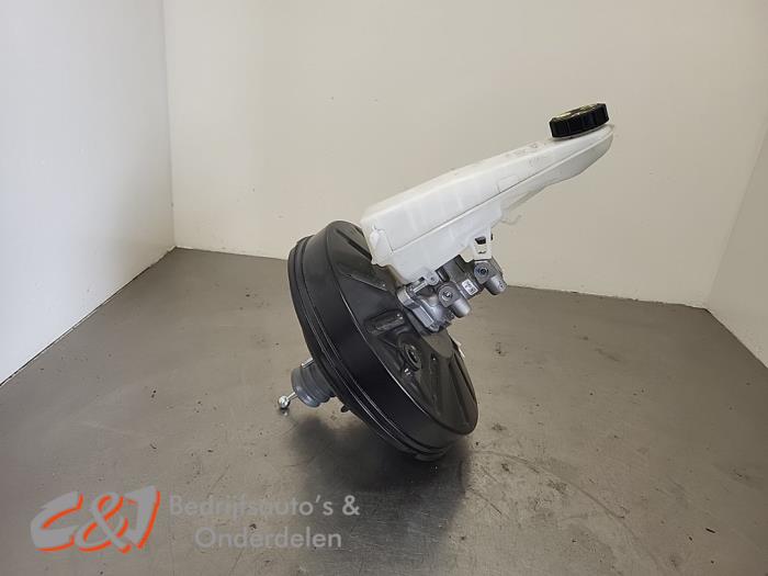 Usados Servofreno Opel Vivaro 2.0 Diesel 145 Precio € 26,25 Norma de margen ofrecido por C&J Bedrijfsauto's & Onderdelen
