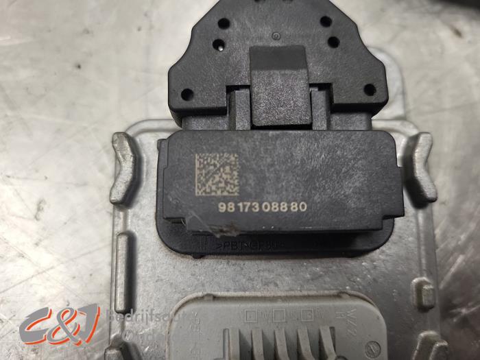Lambda probe from a Opel Vivaro 2.0 Diesel 145 2024
