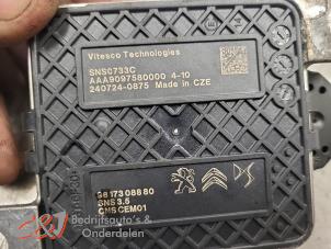 Lambda probe from a Opel Vivaro 2.0 Diesel 145 2024