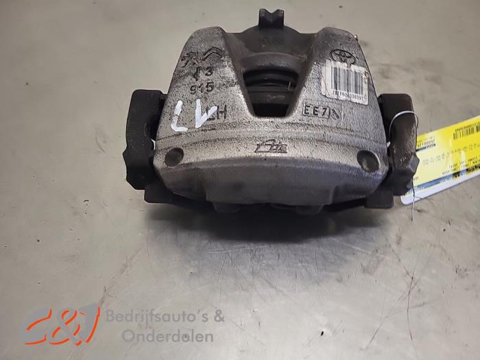 Begagnade Främre bromsok, vänster Opel Vivaro 2.0 Diesel 145 Pris € 36,75 Marginaltabell erbjuds av C&J Bedrijfsauto's & Onderdelen
