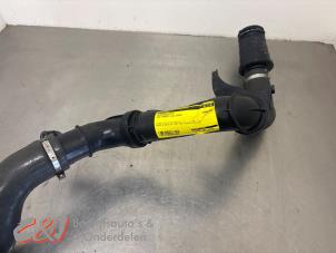 Intercooler Rohr van een Fiat Talento 1.6 MultiJet Biturbo 120 2018