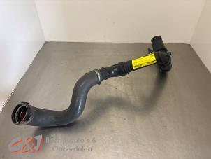 Intercooler Rohr van een Fiat Talento 1.6 MultiJet Biturbo 120 2018