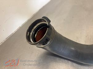 Intercooler Rohr van een Fiat Talento 1.6 MultiJet Biturbo 120 2018