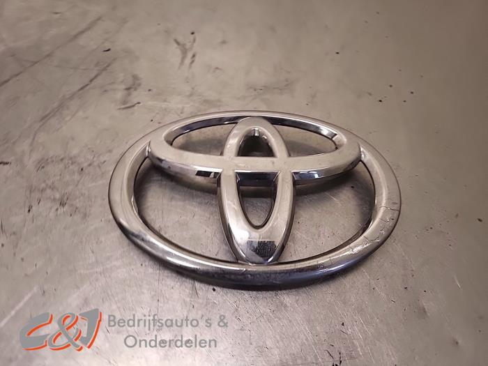 Używane Emblemat Toyota ProAce 2.0 D-4D 122 16V Worker Cena € 10,50 Procedura marży oferowane przez C&J Bedrijfsauto's & Onderdelen
