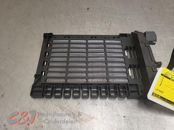 Begagnade Värmeelement Volkswagen Crafter (SY) 2.0 TDI RWD Pris € 78,75 Marginaltabell erbjuds av C&J Bedrijfsauto's & Onderdelen