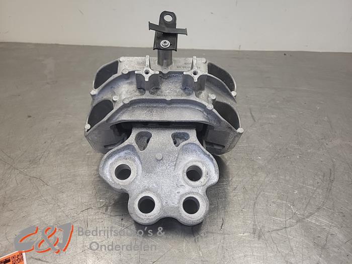 Engine mount from a Ford Transit Custom 2.0 EcoBlue 136 2025