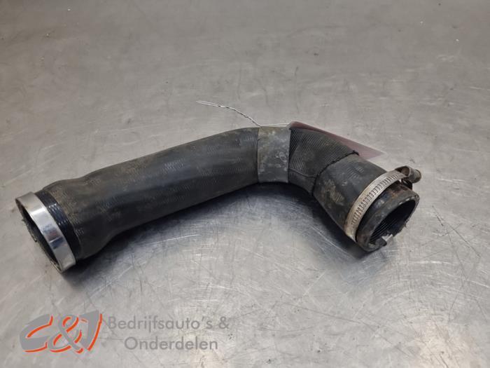 Usagé Tuyau intercooler Ford Ranger 3.2 TDCI 20V 4x4 Prix € 36,75 Règlement à la marge proposé par C&J Bedrijfsauto's & Onderdelen