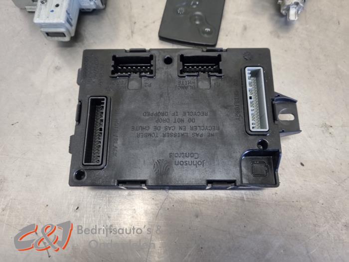 Engine management computer from a Renault Trafic (1FL/2FL/3FL/4FL) 1.6 dCi 145 Twin Turbo 2019