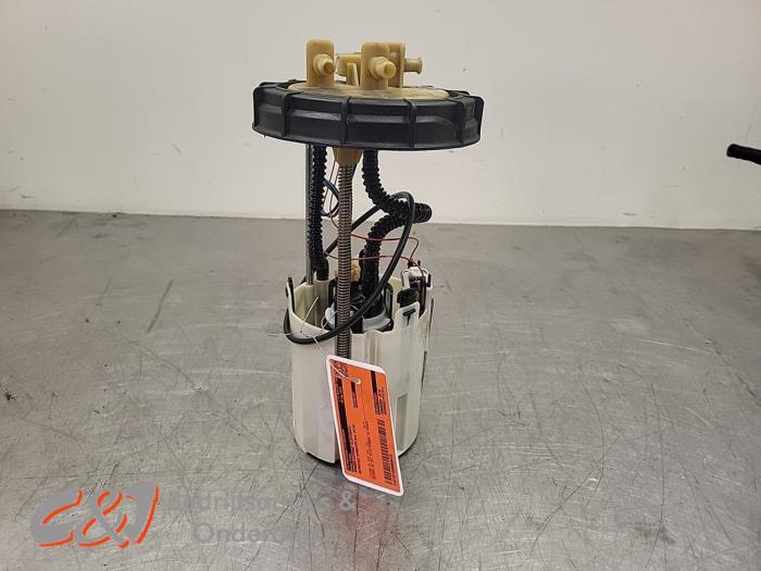 Usagé Pompe à carburant Mercedes Sprinter 3,5t (906.63) 313 CDI 16V Prix € 89,25 Règlement à la marge proposé par C&J Bedrijfsauto's & Onderdelen
