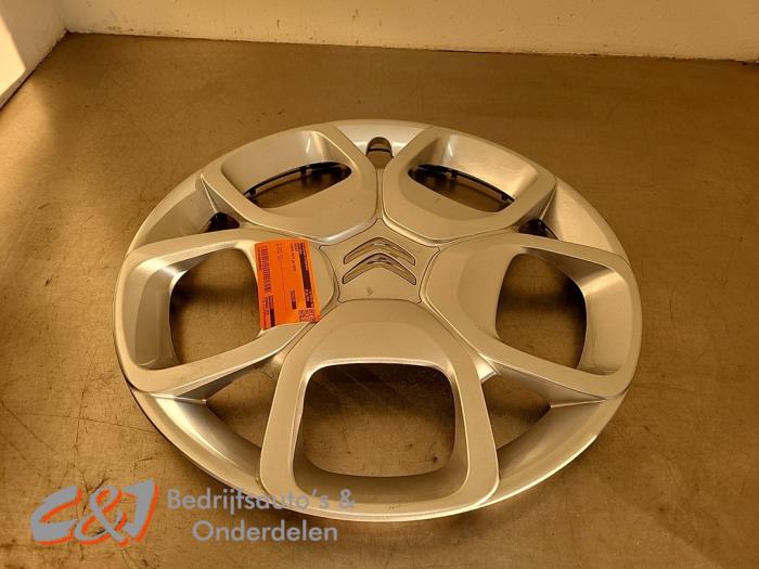 Używane Kolpak Citroen Jumpy 2.0 Blue HDI 180 Cena € 26,25 Procedura marży oferowane przez C&J Bedrijfsauto's & Onderdelen