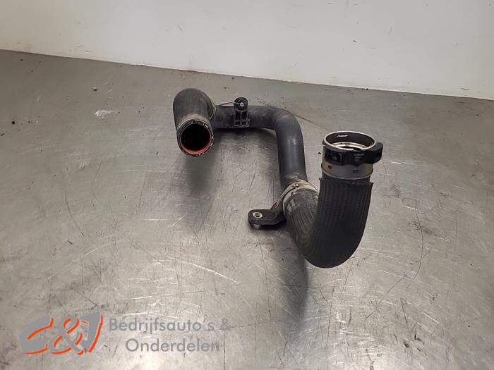 Gebrauchte Intercooler Schlauch Fiat Doblo Cargo (263) 1.3 D Multijet Preis € 15,75 Margenregelung angeboten von C&J Bedrijfsauto's & Onderdelen