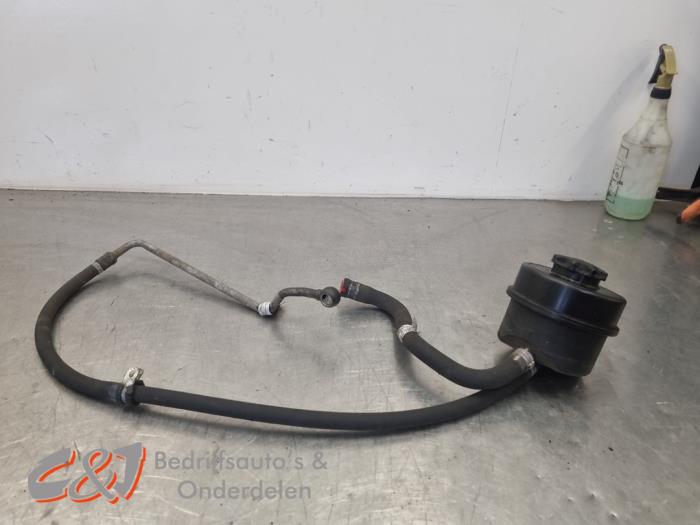 Begagnade Styrservotank Iveco New Daily VI 33S16, 35C16, 35S16 Pris € 31,50 Marginaltabell erbjuds av C&J Bedrijfsauto's & Onderdelen