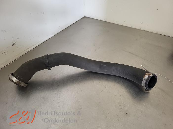 Gebrauchte Intercooler Schlauch Opel Combo Cargo 1.5 CDTI 130 Preis € 15,75 Margenregelung angeboten von C&J Bedrijfsauto's & Onderdelen