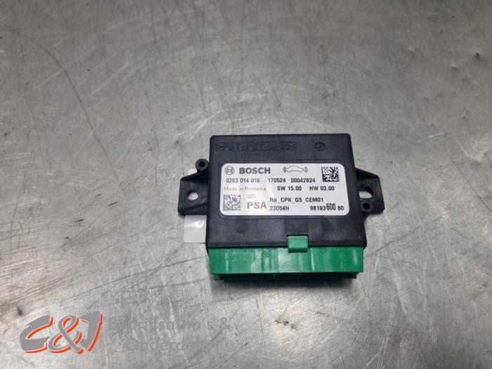 Begagnade PDC-modul Peugeot Expert (V1/VA/VB/VE/VF/VT/VY) 2.0 Blue HDi 150 16V Pris € 15,75 Marginaltabell erbjuds av C&J Bedrijfsauto's & Onderdelen