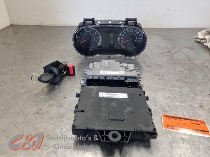 Used Ignition lock + computer Nissan Interstar 2.3 dCi 135 16V Price € 787,50 Margin scheme offered by C&J Bedrijfsauto's & Onderdelen