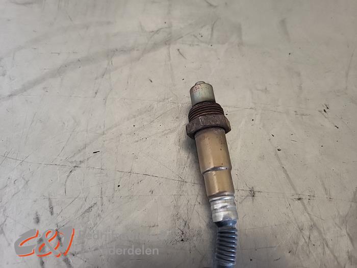NOx-sensor från en Opel Vivaro 2.0 Diesel 145 2022