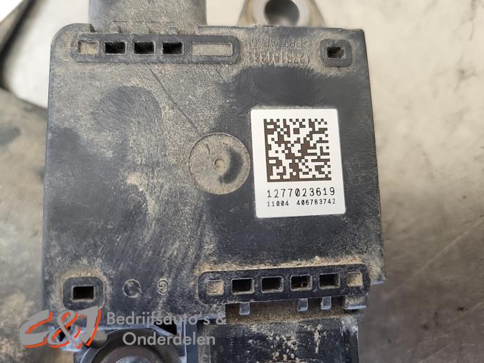 NOx-sensor från en Opel Vivaro 2.0 Diesel 145 2022