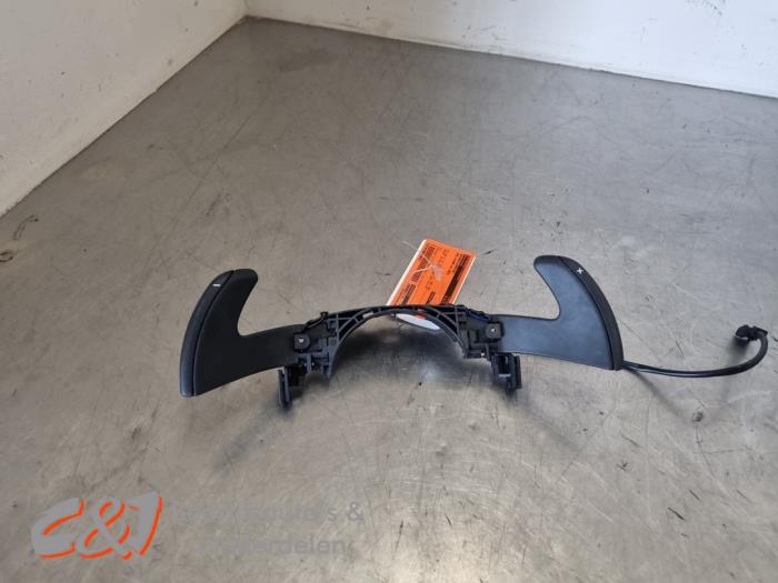 Usagé Kit manettes de commande Opel Vivaro 2.0 Diesel 145 Prix € 23,63 Règlement à la marge proposé par C&J Bedrijfsauto's & Onderdelen