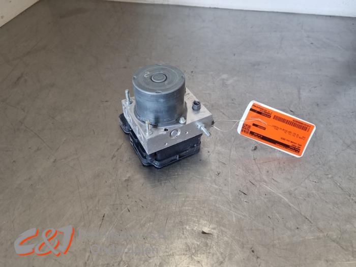 Gebrauchte ABS Pumpe Opel Vivaro 2.0 Diesel 145 Preis € 89,25 Margenregelung angeboten von C&J Bedrijfsauto's & Onderdelen