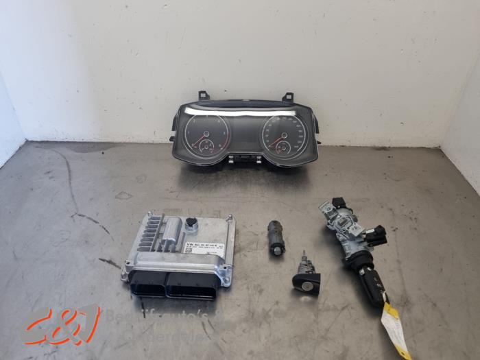 Used Ignition lock + computer Volkswagen Transporter T6 2.0 TDI 150 Price € 787,50 Margin scheme offered by C&J Bedrijfsauto's & Onderdelen