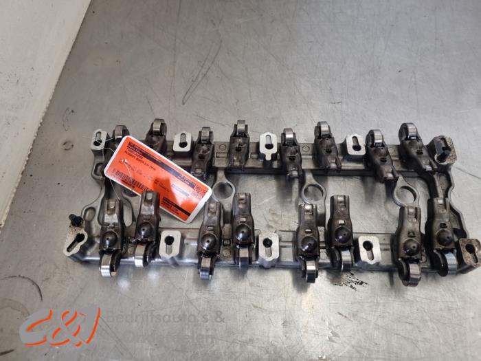 Usagé Axe culbuteur Peugeot Boxer (U9) 2.2 HDi 150 Prix € 157,50 Règlement à la marge proposé par C&J Bedrijfsauto's & Onderdelen
