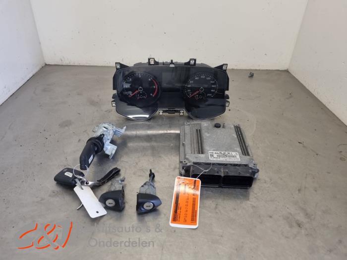 Used Ignition lock + computer Volkswagen Crafter (SY) 2.0 TDI FWD Price € 525,00 Margin scheme offered by C&J Bedrijfsauto's & Onderdelen